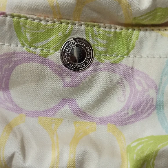 Coach - Picture 2 of 9